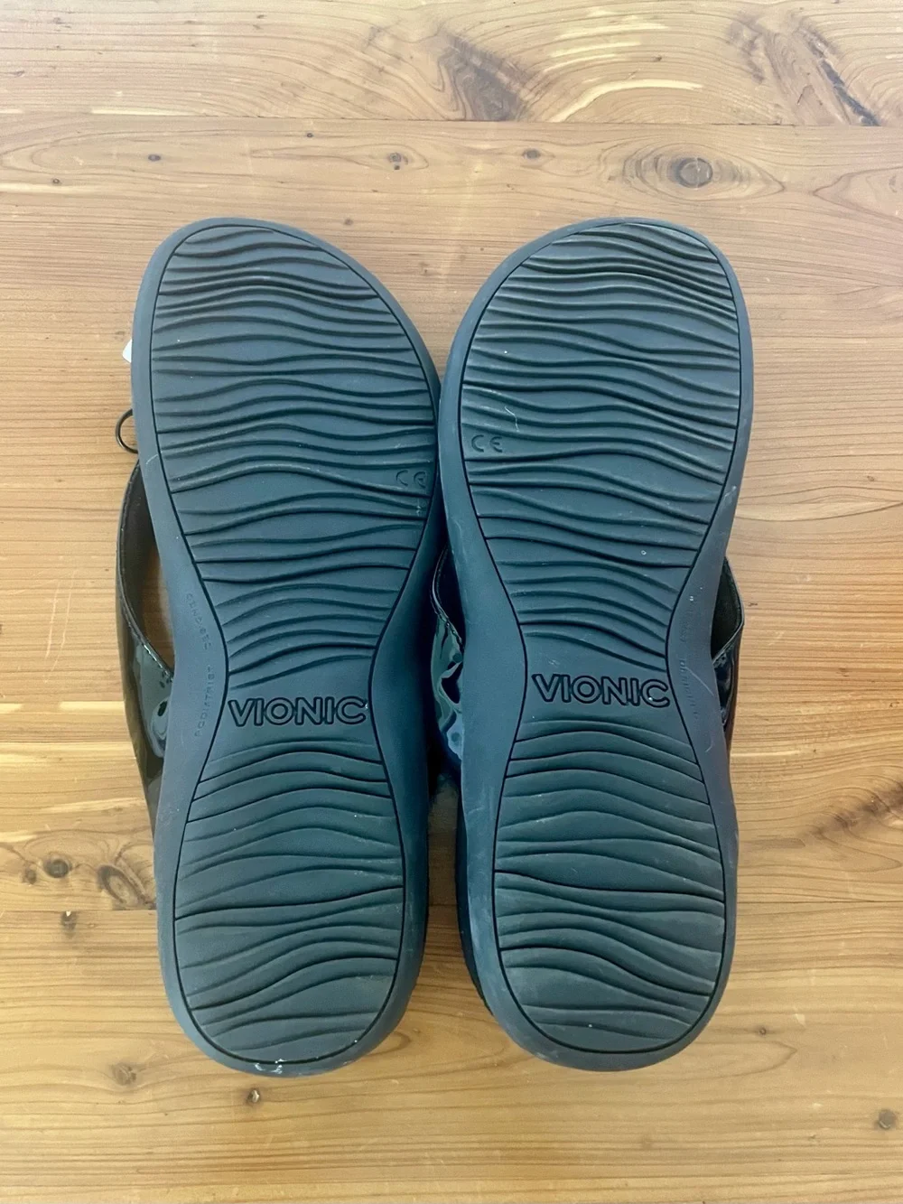 NWOT - Vionic Bella Sandal - Picture 4 of 5